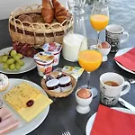 Botel House Boat Paris 4*