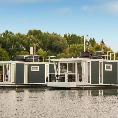 House Boat Paris 보트호텔 마스트리흐트