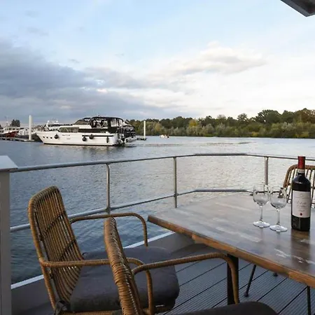 House Boat Paris 4* 마스트리흐트