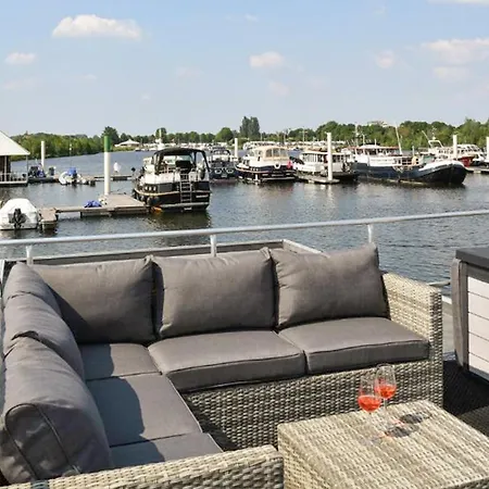 House Boat Paris