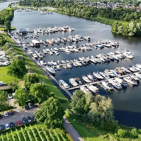 House Boat Paris 보트호텔