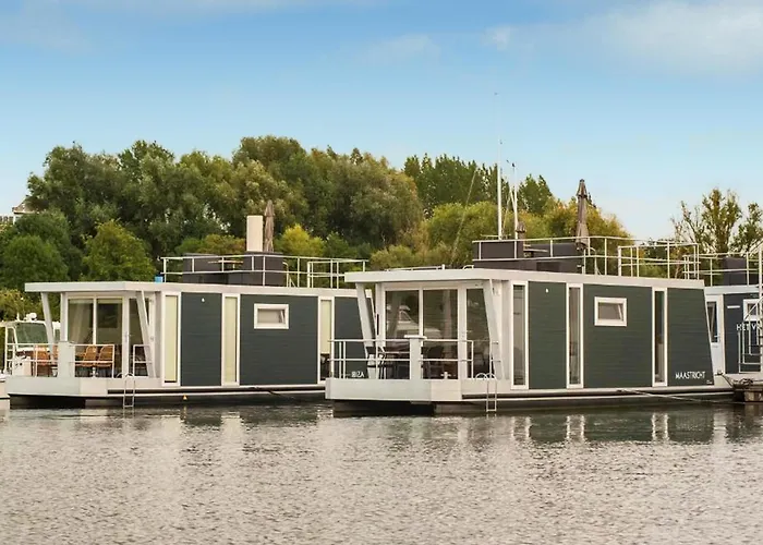 House Boat Paris ספינת מלון מאסטריכט