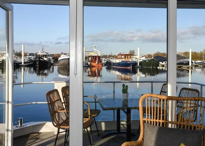 Hotel en barco House Boat Paris