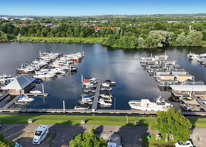 House Boat Paris ספינת מלון